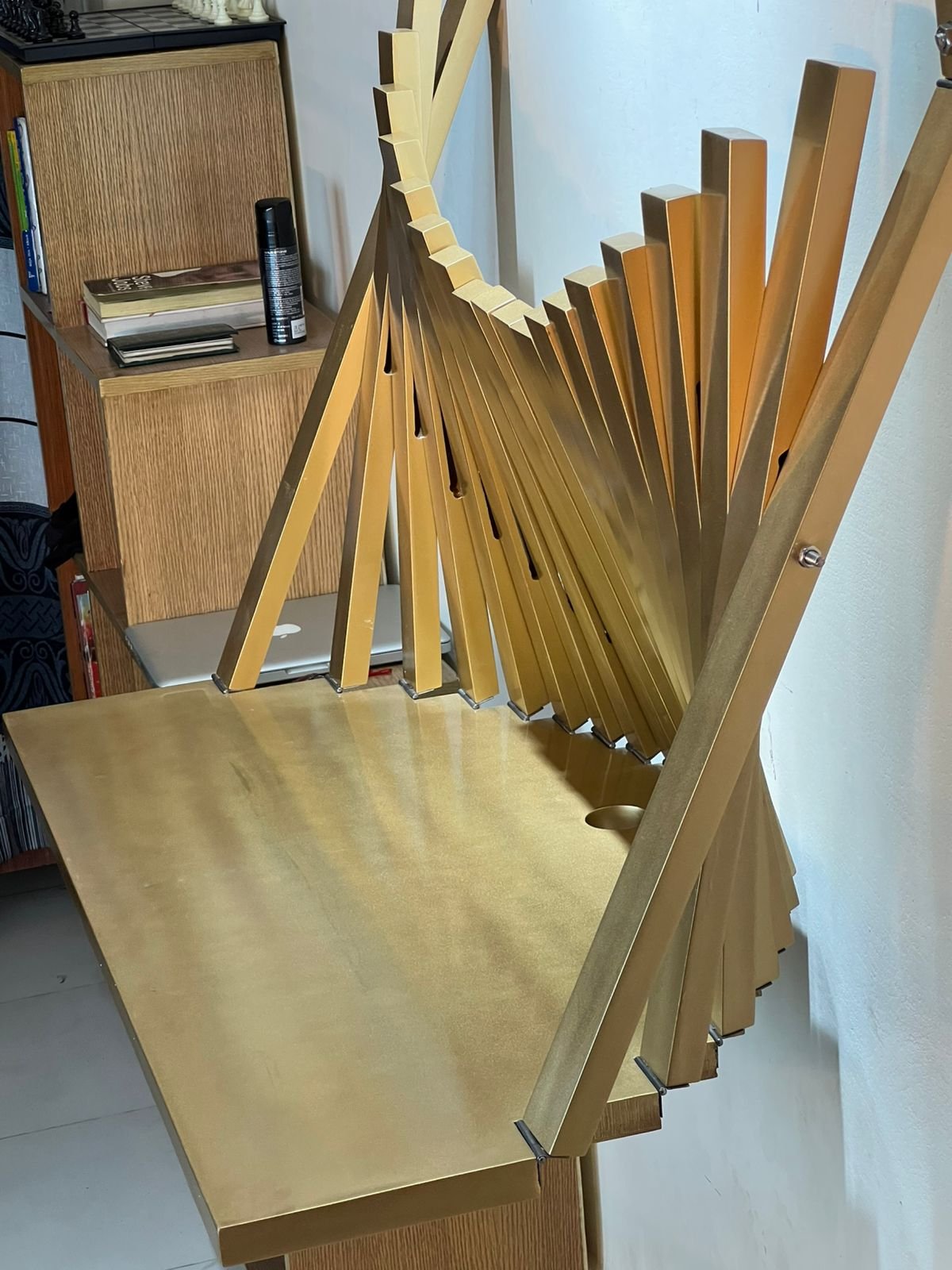 AAA Wall Flow Desk
