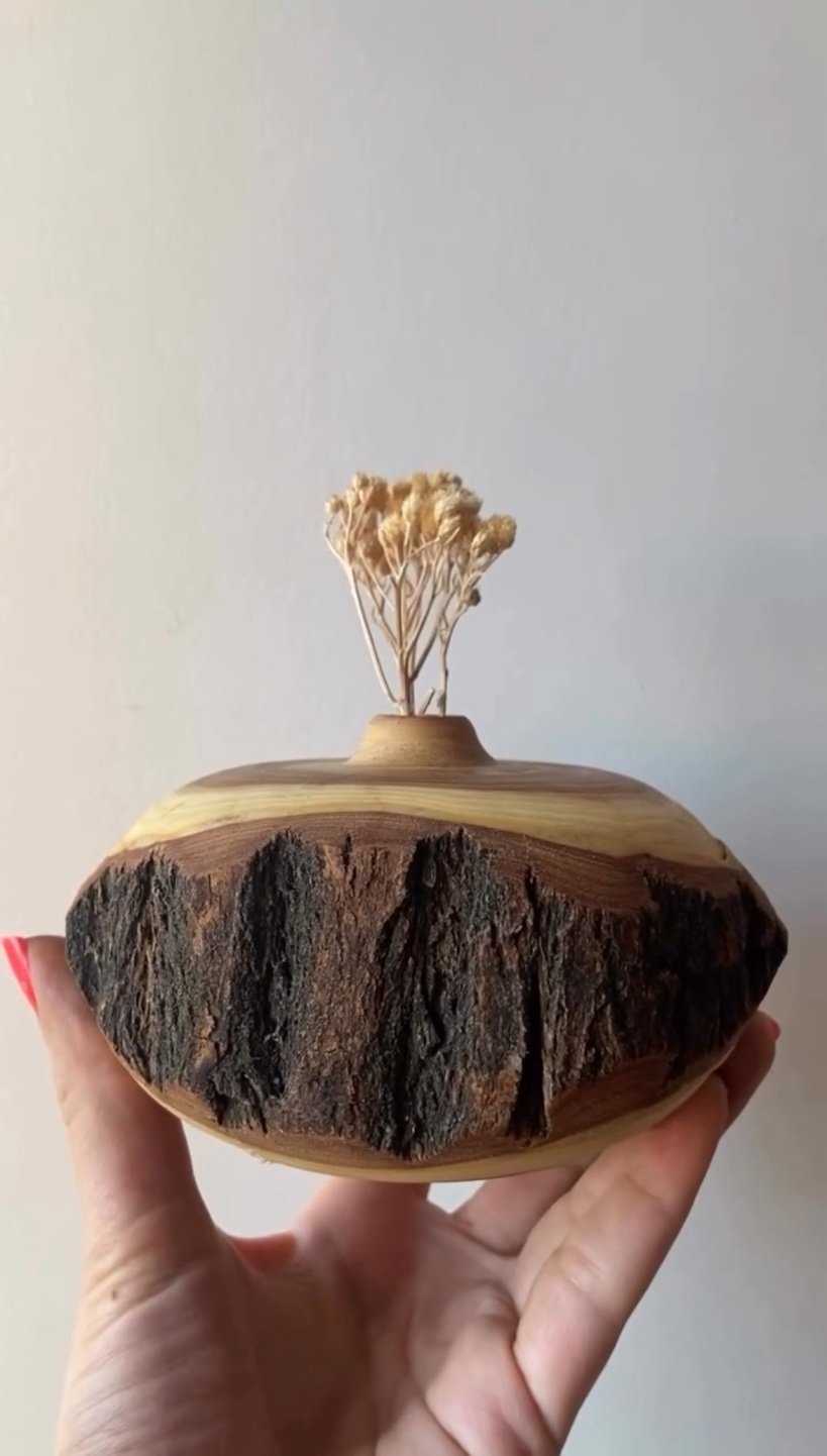 Ovo flowerpot