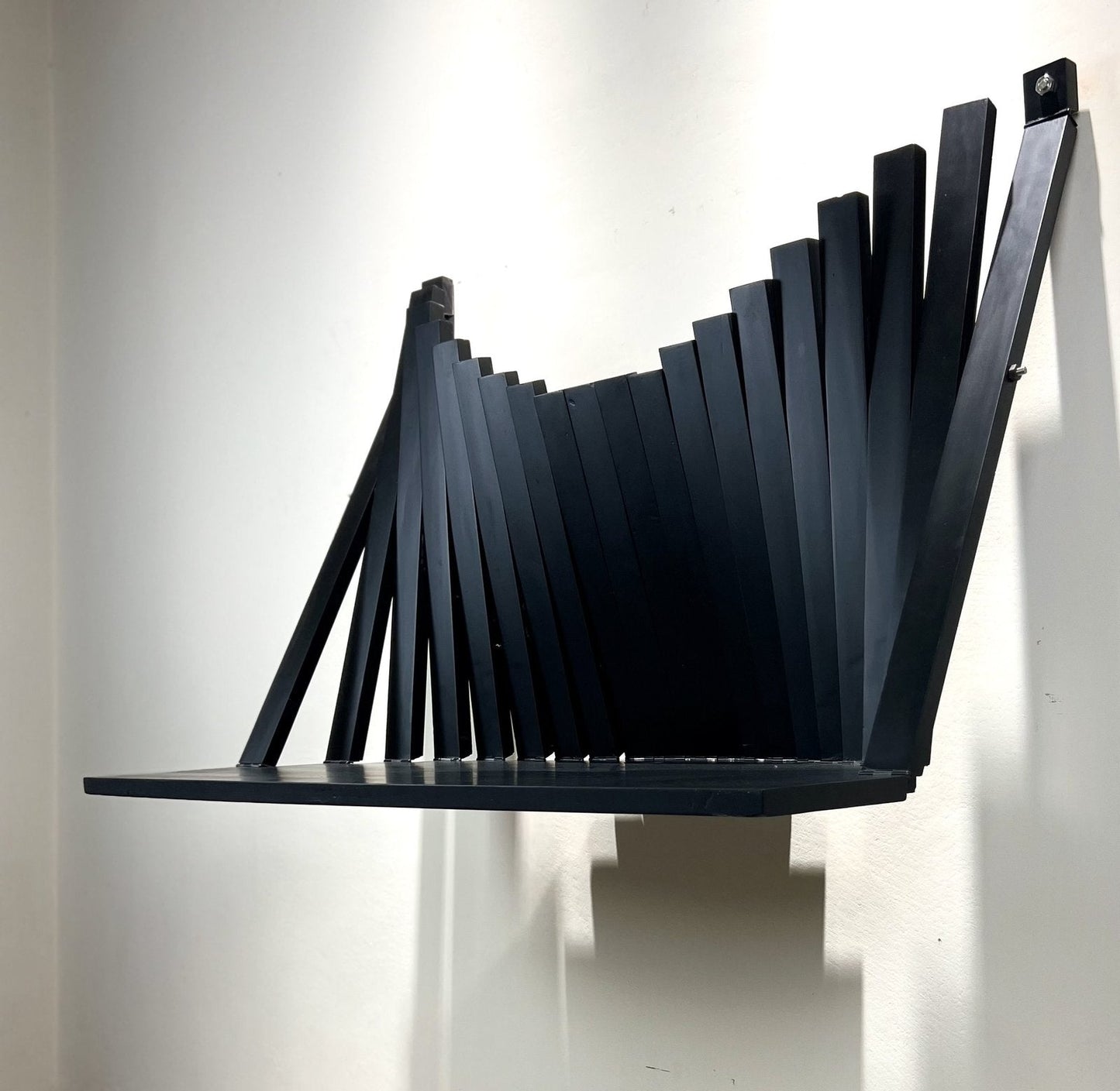 AAA Wall Flow Desk